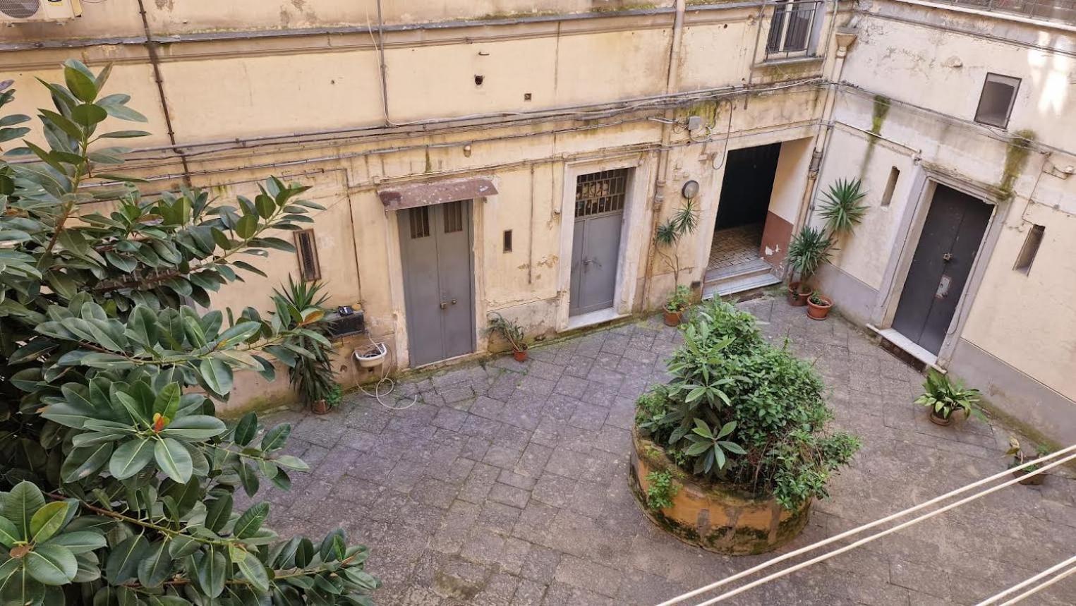 Station Couette-café Naples