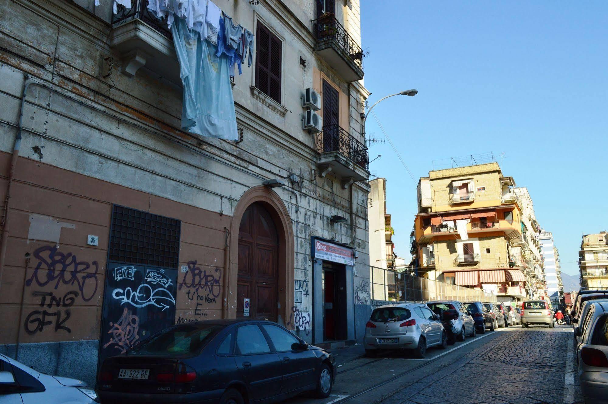 Station Couette-café Naples